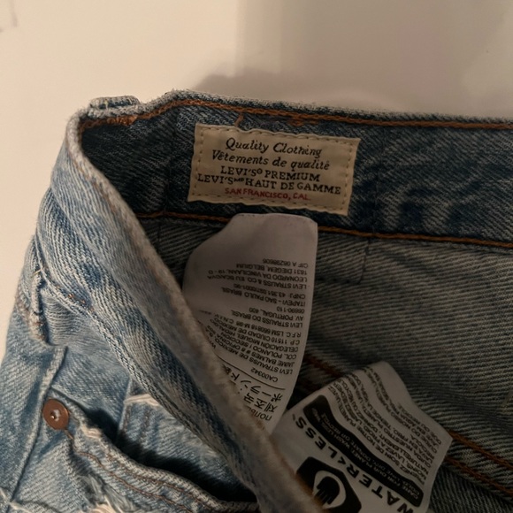 Levi’s distressed shorts - Picture 5 of 7